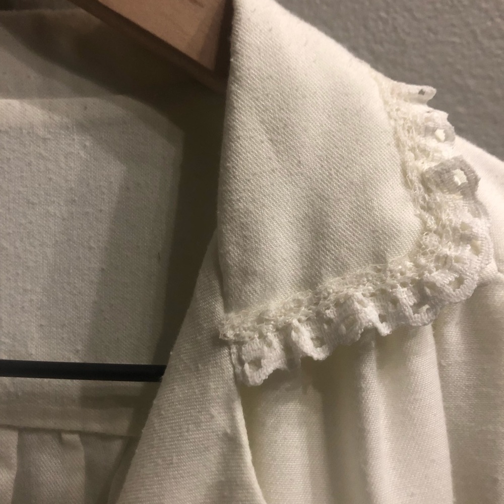 Button down - Picture 2 of 3